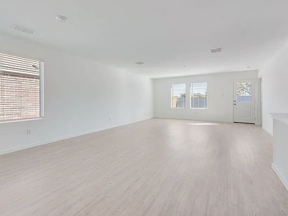 5th image of 10025 Southwest Dr