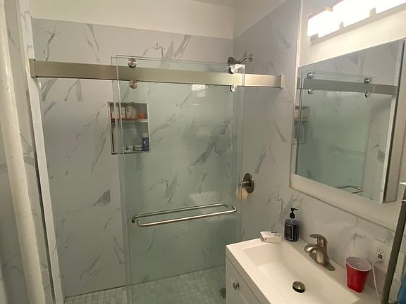 5th image of 3216 31st Ave #1