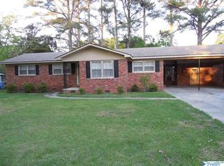 302 Broadway St NW, Hartselle, AL 35640