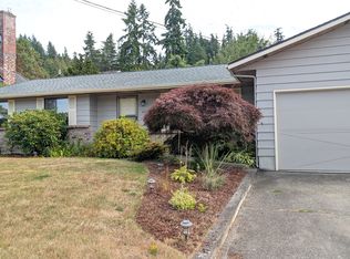 951 4th St, Mukilteo, WA 98275