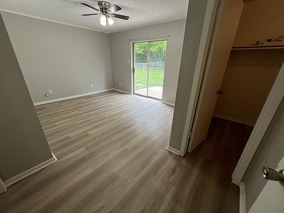 5th image of 2509 Long Dr #A