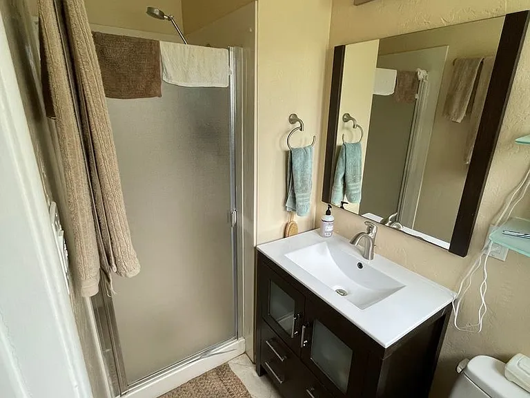 902 Gregory Pl — Photo 9