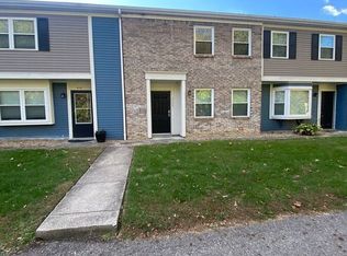 6562 Cooper Meadows Rd, Westerville, OH 43081