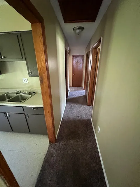 3 bed, 1.5 bath, 1053 sqft, $900 — Photo 4
