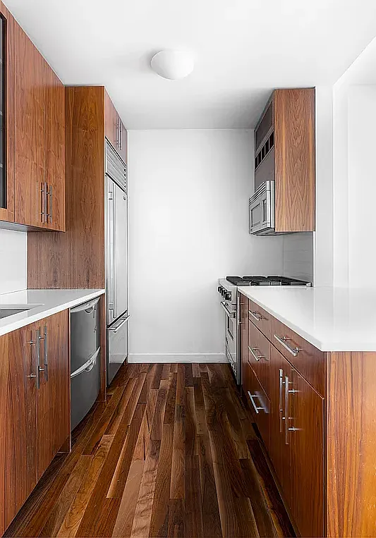 88 Greenwich Street — Photo 3