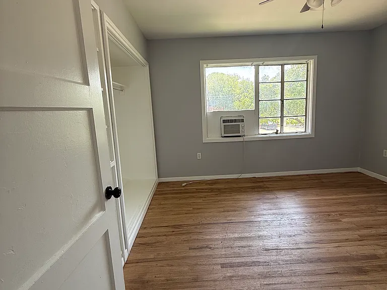 2101 College Ave #4 — Photo 10