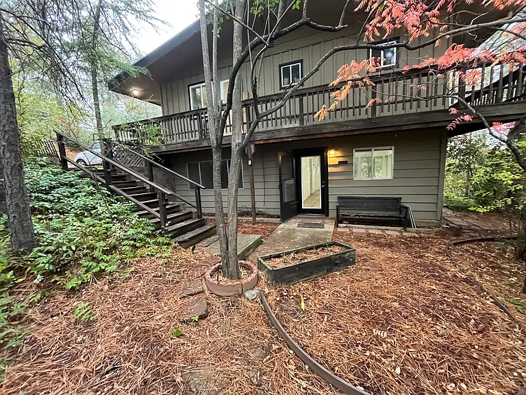 1860 Point View Dr #3 — Photo 22