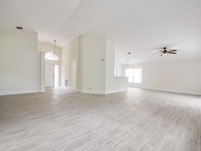 172 Jones Creek Dr — Photo 8