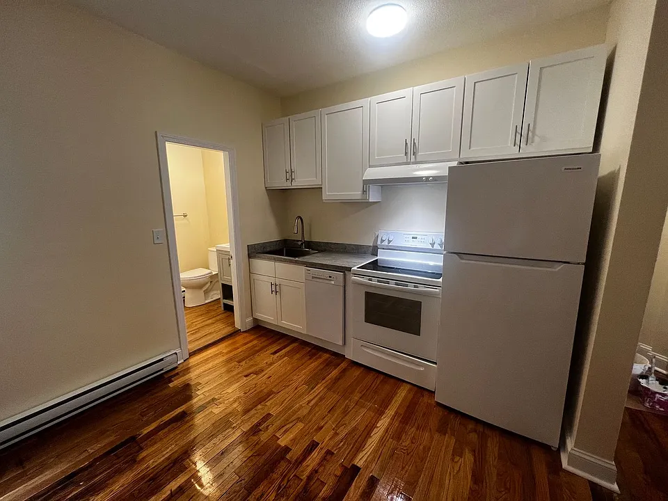 892 Huntington Ave #5