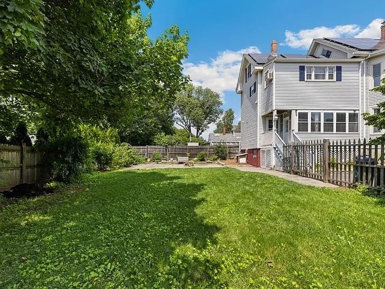 40-42 Bancroft Ave — Photo 3
