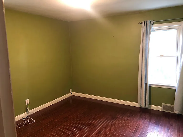 410 Catalpa Dr — Photo 9