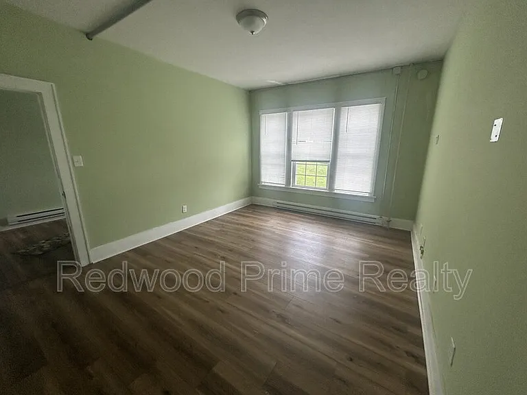 908 Main St #202 — Photo 4
