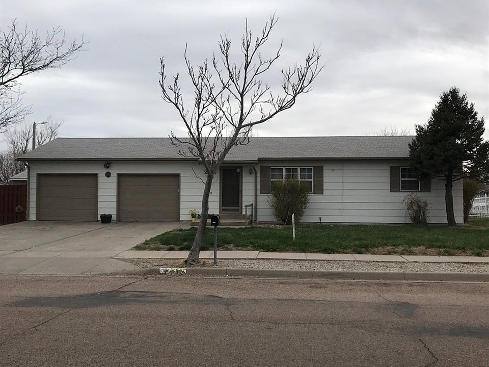1st image of 2315 N Dee Ave