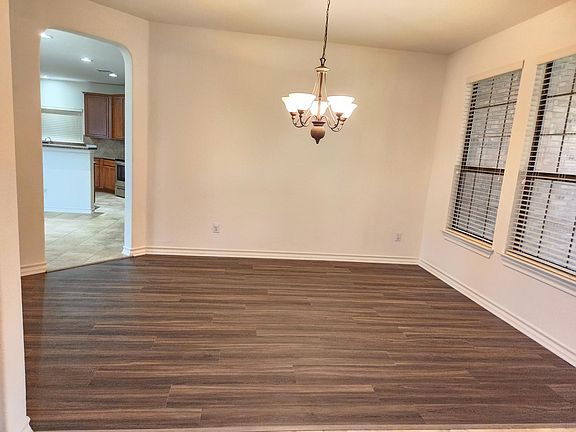 4th image of 2412 McKendrick Dr