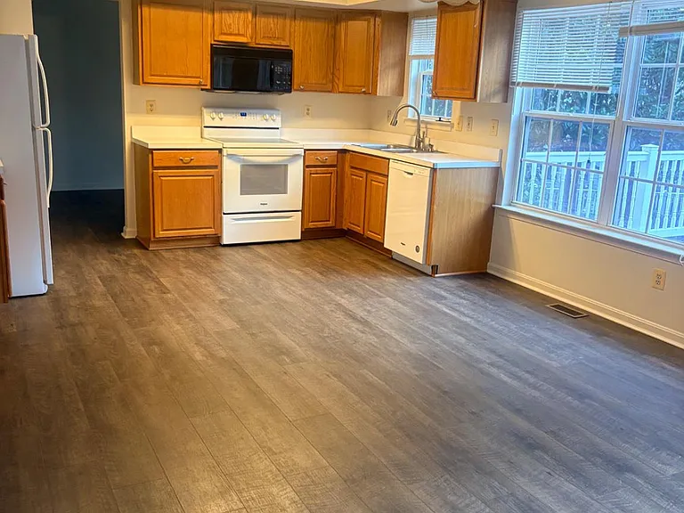 1412 Banavie Ter E — Photo 5