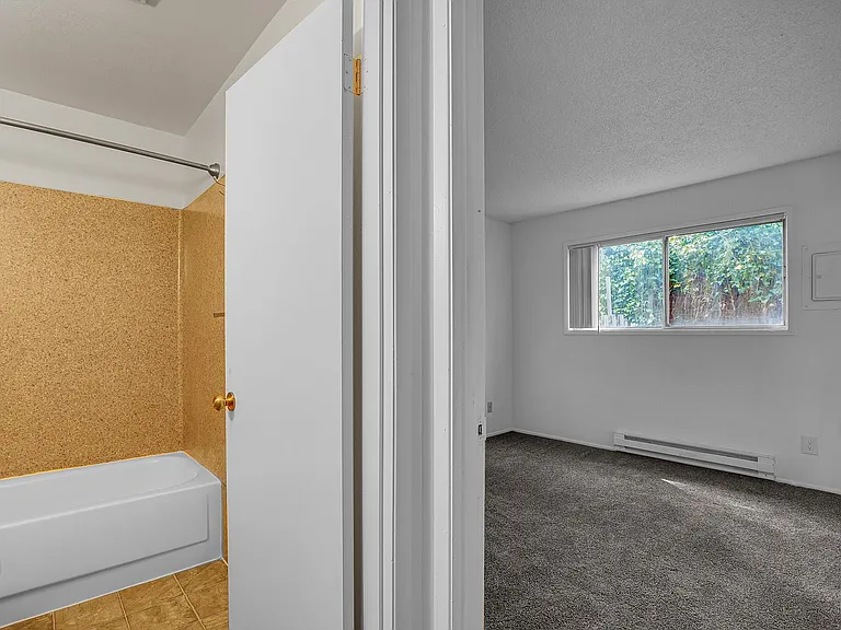 5920 SW Erickson Ave — Photo 16