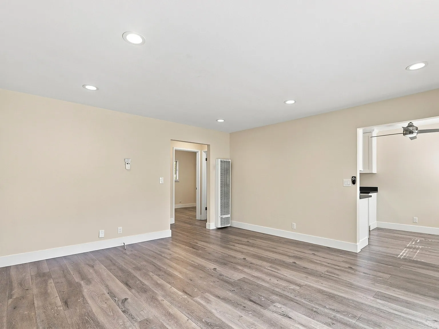 2 bed, 995 sqft, $3,050 — Photo 4