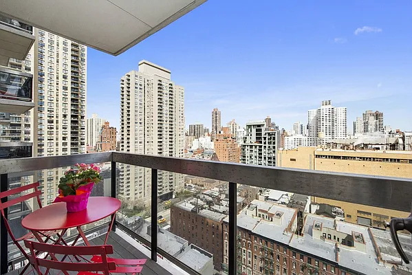 Rented by Keller Williams NYC | media 6