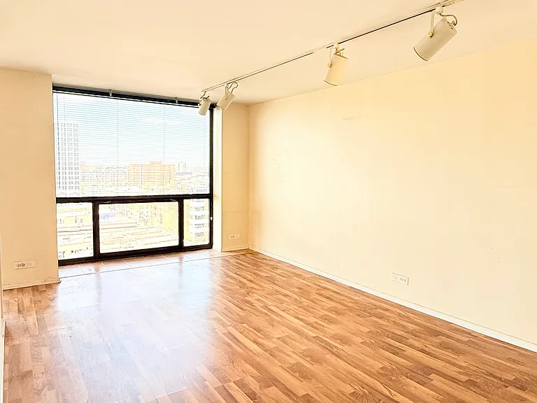 4343 N Clarendon Ave #1211 — Photo 3