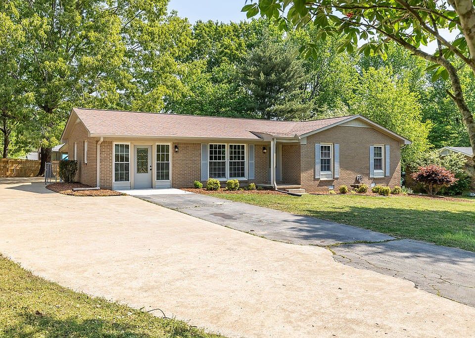 1st image of 1606 Whippoorwill Dr
