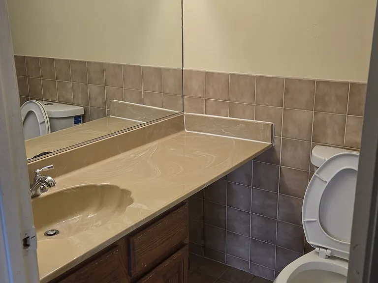 1415 N Sterling Ave #202 — Photo 9