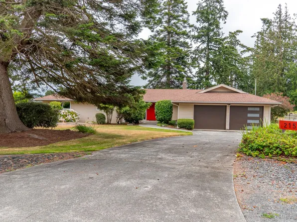 2156 Fairway Ln, Oak Harbor, WA 98277