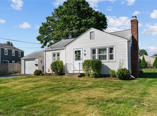 29 Eden Crest Dr, Cranston, RI 02920