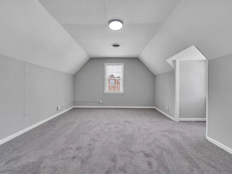 32 Upland Dr — Photo 19