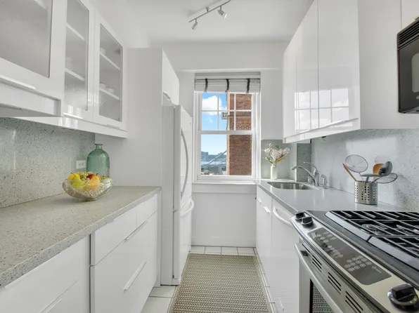 120 Cabrini Boulevard image 9 of 19