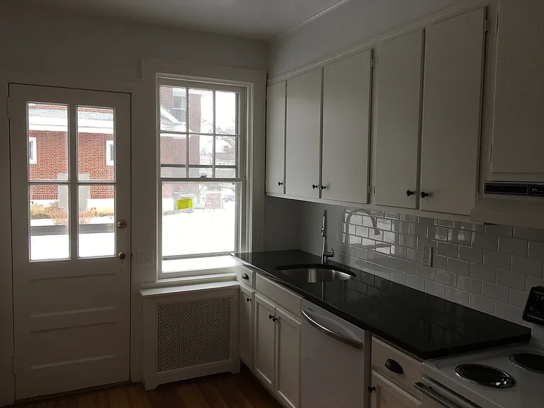 111 Rice Ave #1 — Photo 4