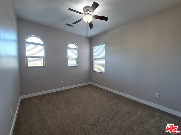 383 Silktree Ave — Photo 22
