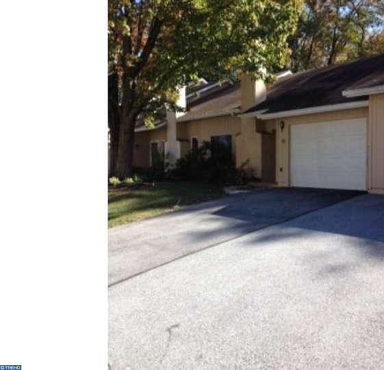 1st image of 18 Delancey Pl