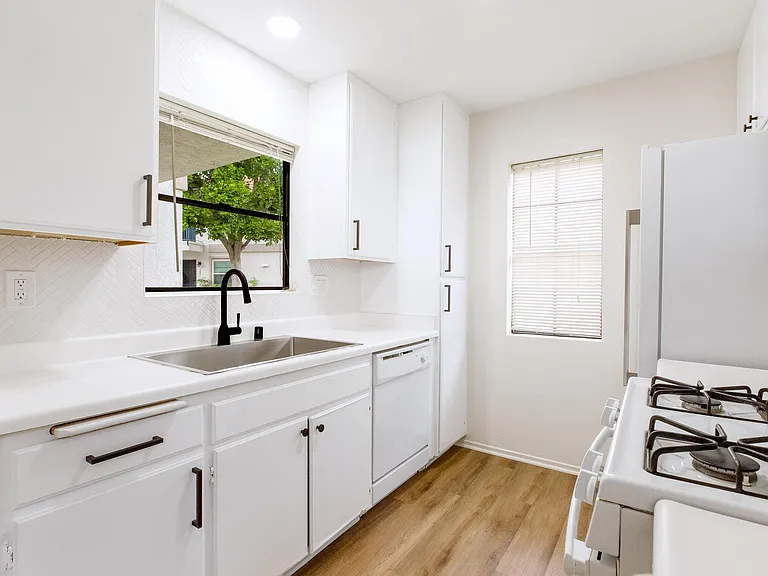 10329 Azuaga St #259 — Photo 4