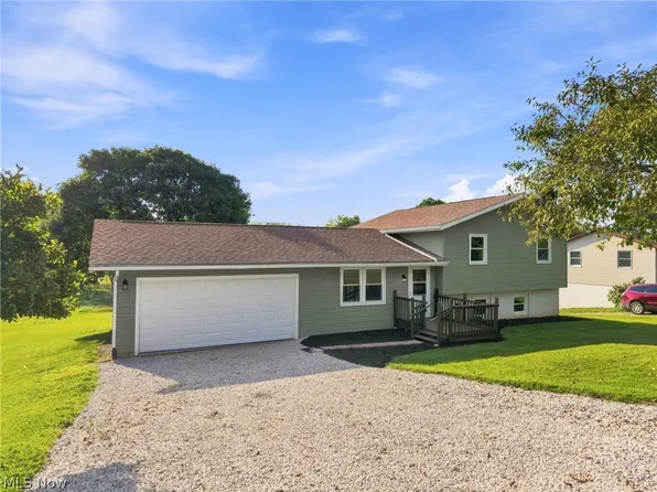 10856 Welton Rd NE, Bolivar, OH 44612