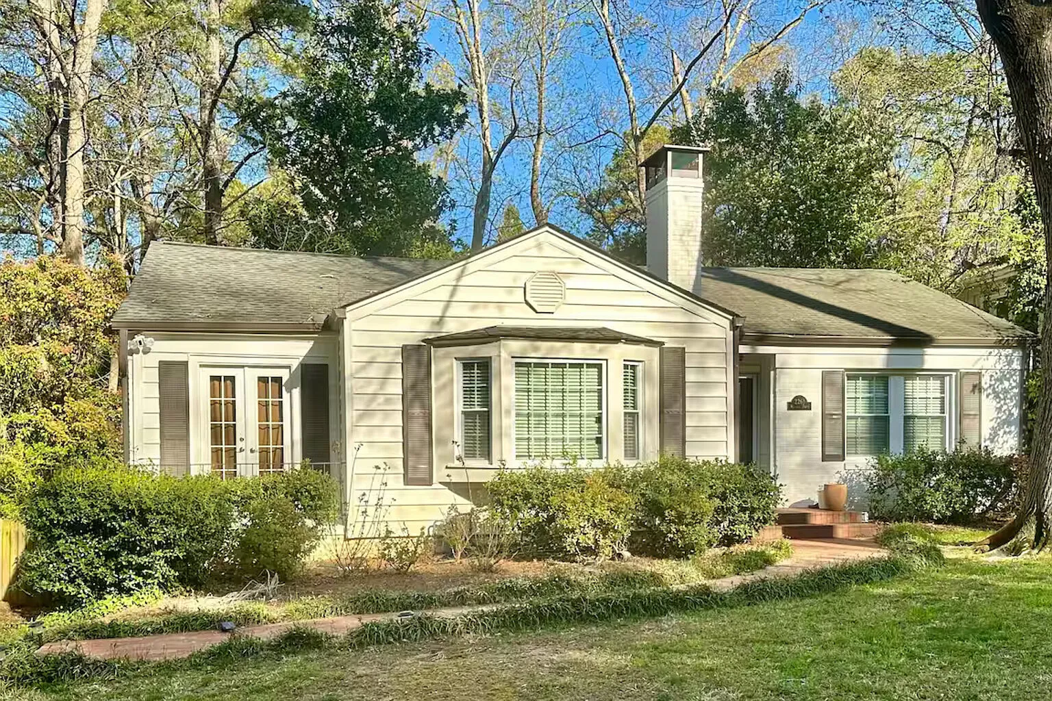 Quiet home in the City of Atlanta — Photo 1