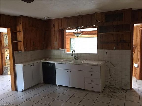 4th image of 27411 Matheson Ave