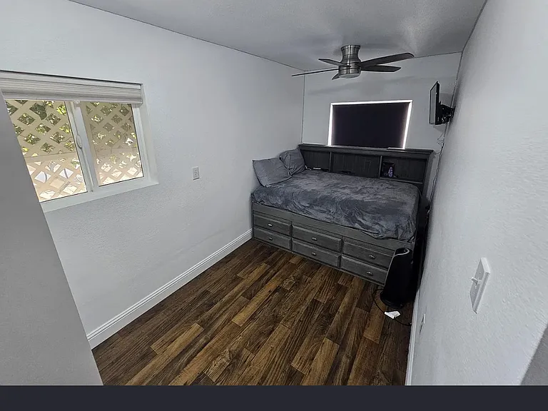423 Panay St — Photo 3