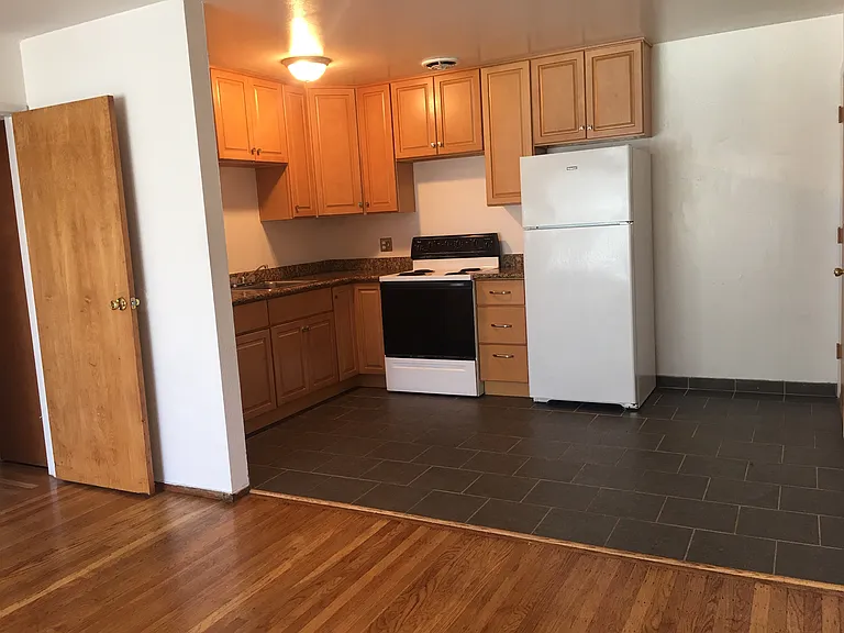 1730 Stuart St #A — Photo 2