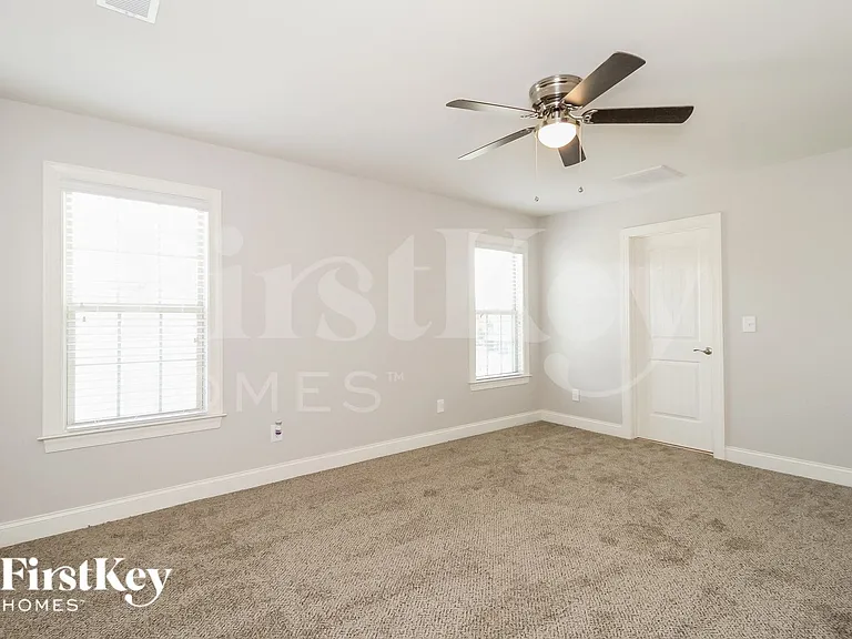 127 Phoenix Ct — Photo 9