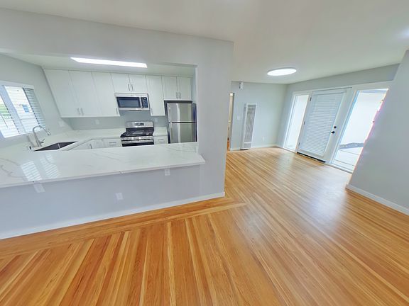 2nd image of 1070 Noel Dr #1070