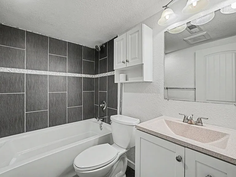 2721 Bridle Dr — Photo 25