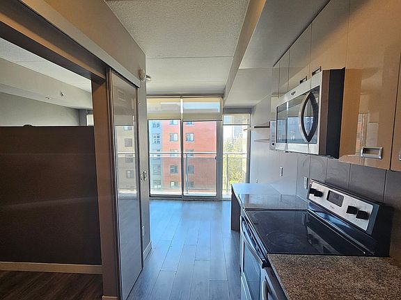 4th image of 308 Lester St #317