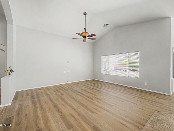 5th image of 1401 E DEBBIE Drive