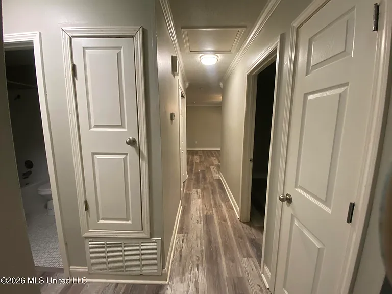 218 Alverado Dr — Photo 7