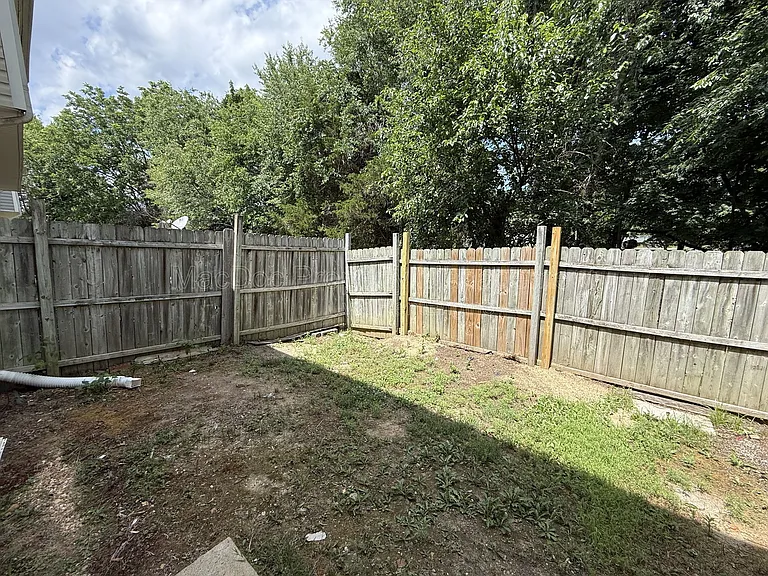 11009 Bevin Dr — Photo 20