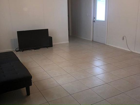 4th image of 13451 SW 6th St #105