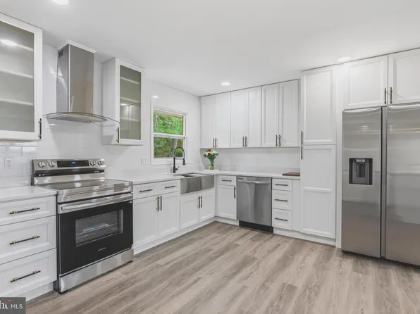 210 S Shenandoah Ave, Front Royal, VA 22630