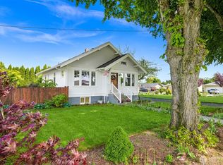 8490 Benson Rd, Lynden, WA 98264