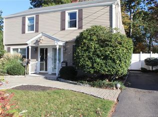 80 Elmhurst St, West Hartford, CT 06110
