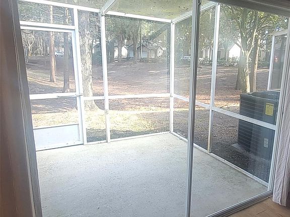 5th image of 4700 SW Archer Rd APT 131